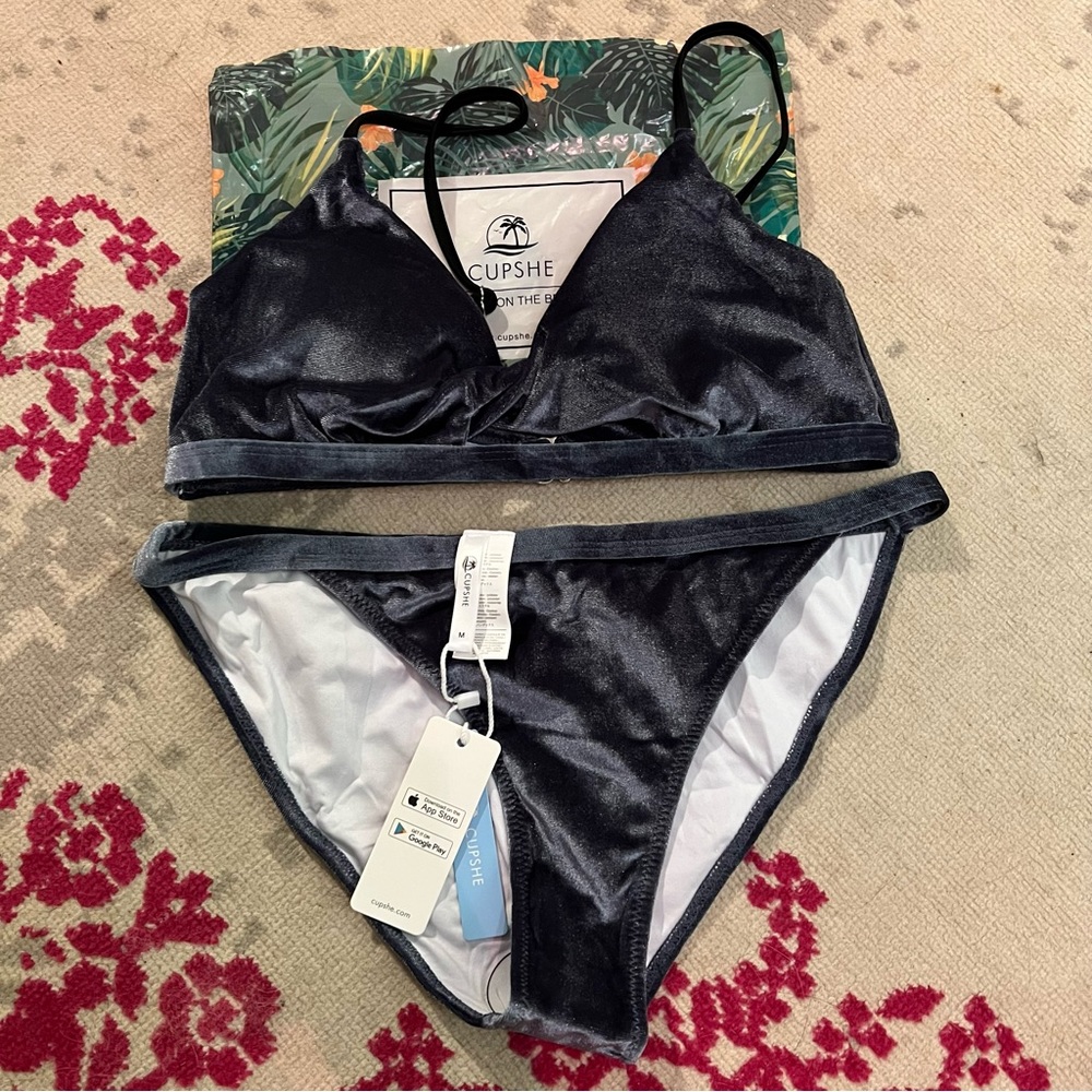 Cupshe size medium velvet bikini